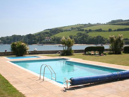 Cottages With Swimming Pools Self Catering Holiday Accommodation