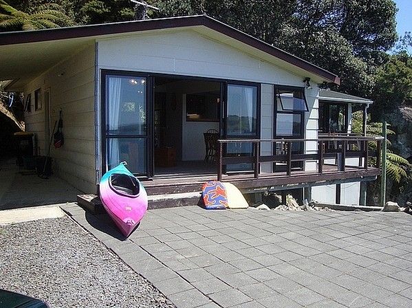 Shakespeare Cottage Front Beach Cottage Bachcare Nz