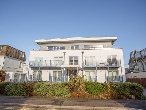 Blue Waters 8 Southbourne Dorset And Somerset Self Catering