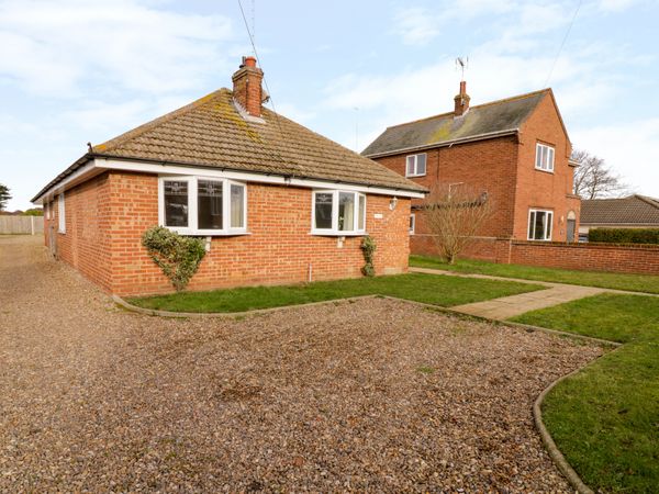 Rosebay Winterton On Sea East Anglia Self Catering Holiday