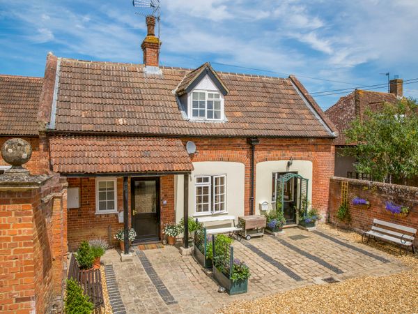 Stable Cottage Worton Self Catering Holiday Cottage