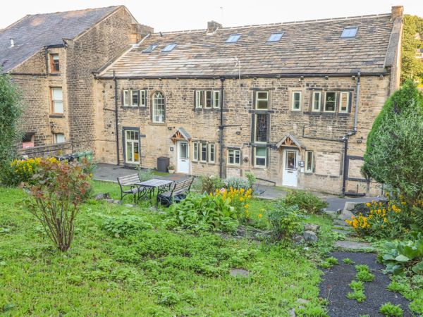 Park View Cottage Holmfirth Yorkshire Dales Self Catering