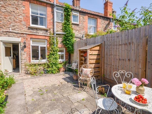 Florence Cottage Wells Dorset And Somerset Self Catering
