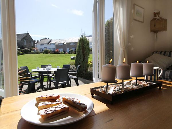 Bwthyn Y Mor Borth Y Gest Self Catering Holiday Cottage