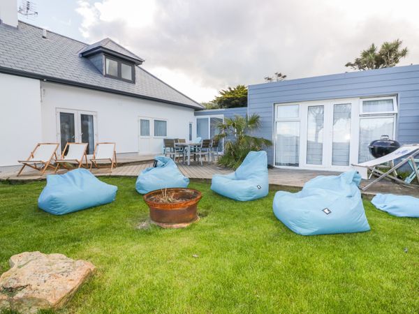 Blue Bay Beach House Mawgan Porth Cornwall Self Catering