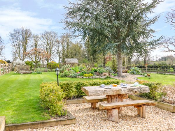 South Lodge Longford Hall Farm Holiday Cottages Ashbourne