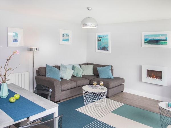 Isallt Trearddur Bay Garreg Fawr Self Catering Holiday Cottage