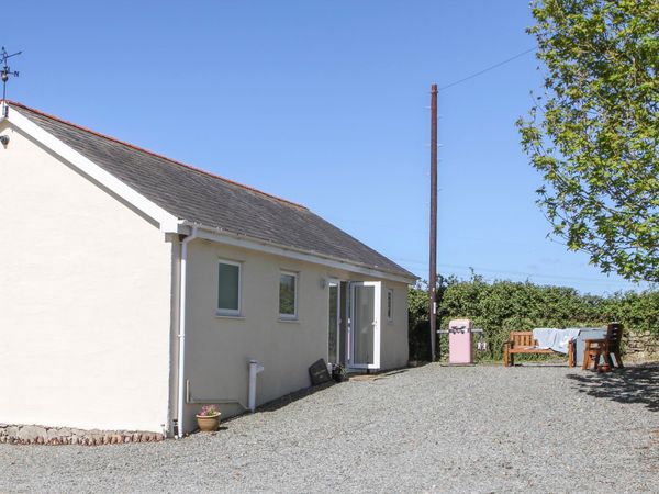 Swallow Cottage Pentraeth Tyn Beudy Self Catering Holiday