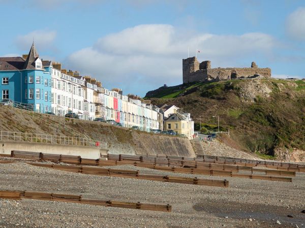 The Towers Llyn Criccieth Self Catering Holiday Cottage