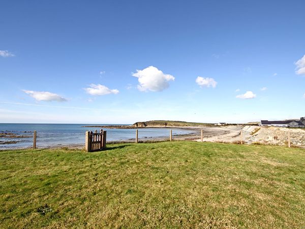 Beach House Dryll Y Gro Llanfaethlu Ty Croes Self Catering