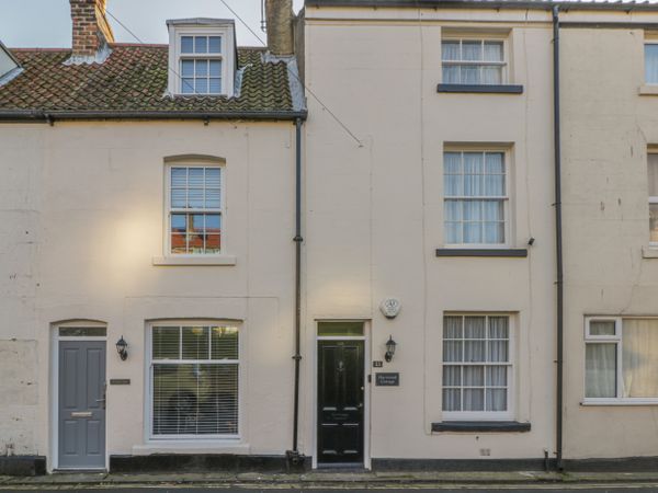 Captain S Cottage Scarborough Old And East Harbours North