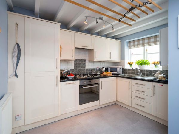Adventure Cottage Whitby West Pier North York Moors And