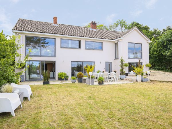 Shutts House Garden Apartment Coombe Bissett Wiltshire Self