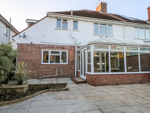 Sea Dreams Goring By Sea Self Catering Holiday Cottage