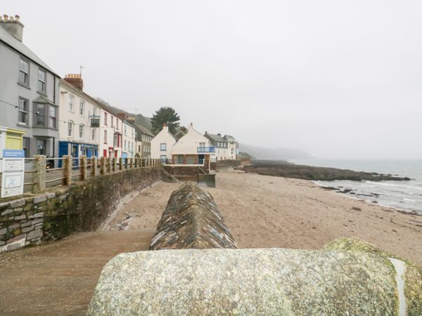 Birdcage Cottage Kingsand Cawsand Self Catering Holiday Cottage