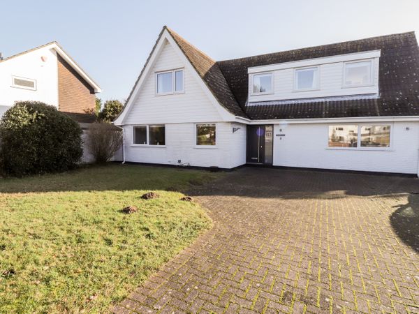 5 Kings Avenue Sandwich Sandwich Bay Estate East Anglia