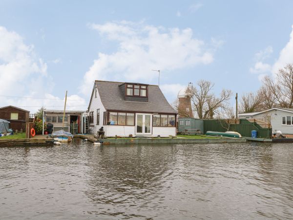 Risdene Potter Heigham River Thurne East Anglia Self