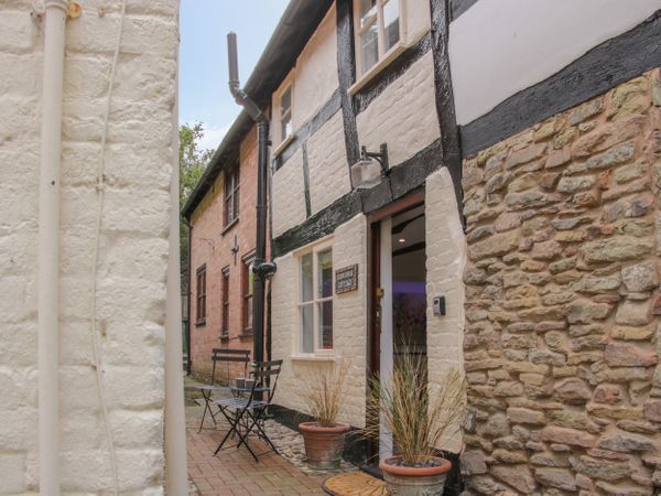Shropshire Holiday Cottages: Hideaway Cottage, Ludlow | sykescottages.co.uk