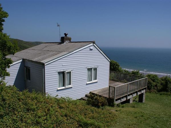 Beach Cove Freshwater East Self Catering Holiday Cottage