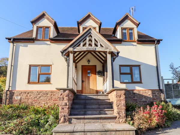 Holiday Cottages in Gloucestershire: Oak Bank Cottage, Longhope | sykescottages.co.uk