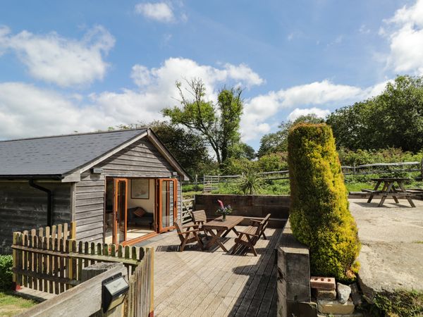 Holiday Cottages in Sussex: Loose Farm Lodge, Battle | sykescottages.co.uk