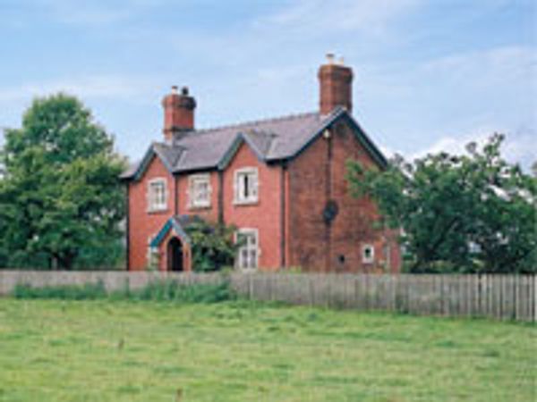 Coachman S Cottage Shrewsbury Self Catering Holiday Cottage