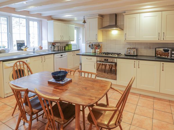 The Captain S Hideaway Whitby North York Moors And Coast