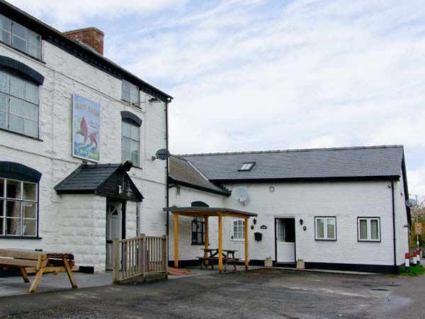 Yew Tree Cottage Welshpool Castle Caereinion Self Catering