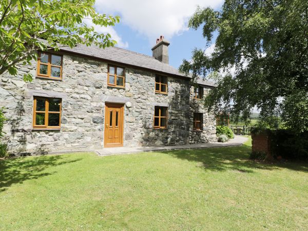 Ddol Helyg Farmhouse Llanrug Pont Rhythallt Self Catering