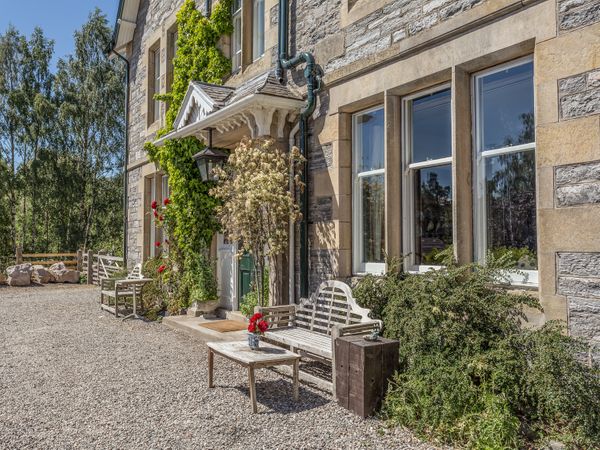 Suidhe Lodge Kincraig Self Catering Holiday Cottage