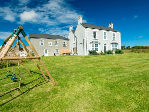 Mountain View Rhosneigr Carmel Self Catering Holiday Cottage