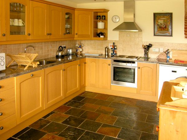 The Wainscott Great Lyth Annscroft Self Catering Holiday Cottage