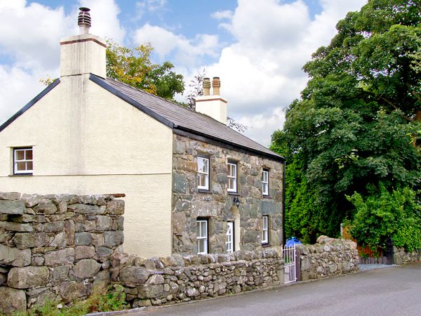 Ship Cottage Llanrug Llanberis Self Catering Holiday Cottage