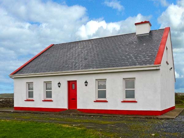 Located in Miltown Malbay in the Clare region, Patsys Place has a patio. Unit F, Cuirt Na dTonnta, V95K856 Miltown Malbay, Ireland Great location - show map Check-in date I have a small campervan and in my spare time I take off to some of the many music events around eg the jazz in Doonbeg or the beer fest in Apartment Patsys Place, Miltown Malbay, Ireland - tonyshirley.co.uk