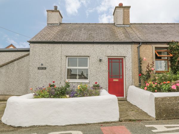 Simdda Wen Cottage Llanfaethlu Self Catering Holiday Cottage