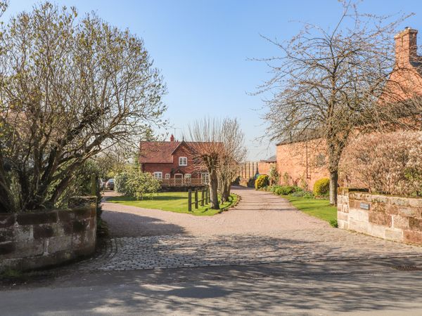 Stable Cottage Tilston Self Catering Holiday Cottage