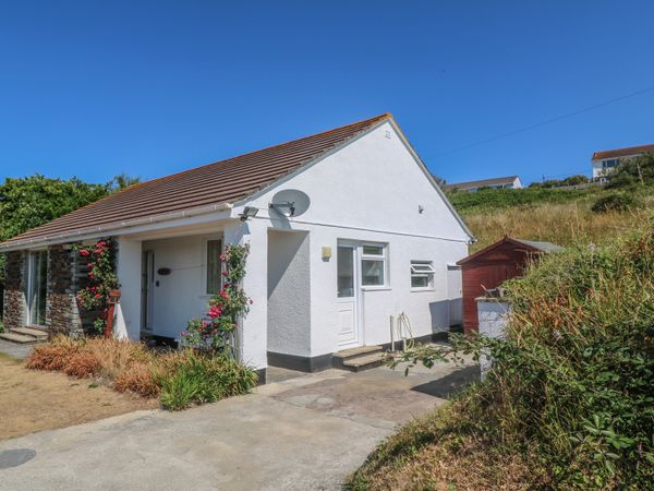 The Shack Newquay Mawgan Porth Cornwall Self Catering