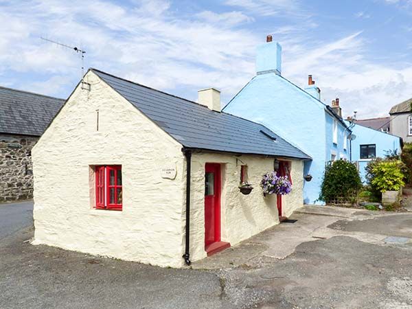 Ffynnon Tom St Davids Trefin Self Catering Holiday Cottage