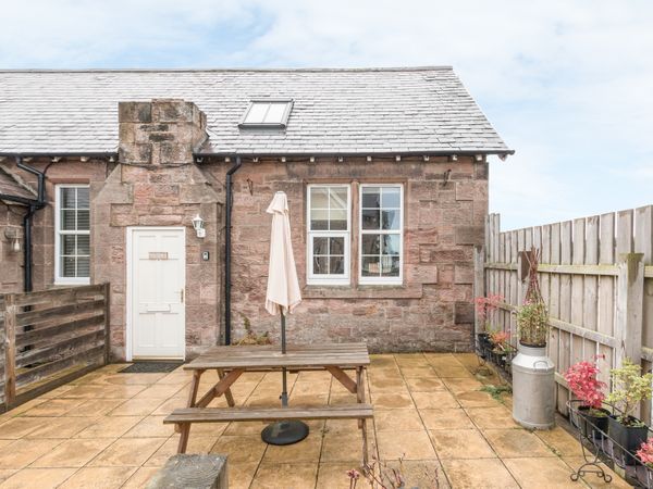 Bede Apartment Beal Northumbria Self Catering Holiday Cottage