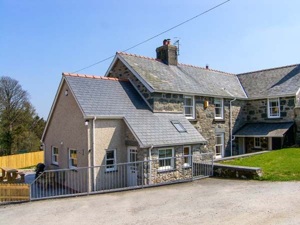 The Farm House Bala Glan Yr Afon Self Catering Holiday Cottage