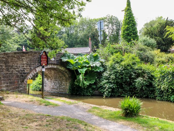 Daisy Cottage Cheddleton Peak District Self Catering Holiday