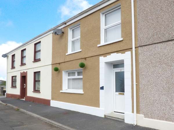 The Beach House Llanelli Ty Isaf Self Catering Holiday Cottage