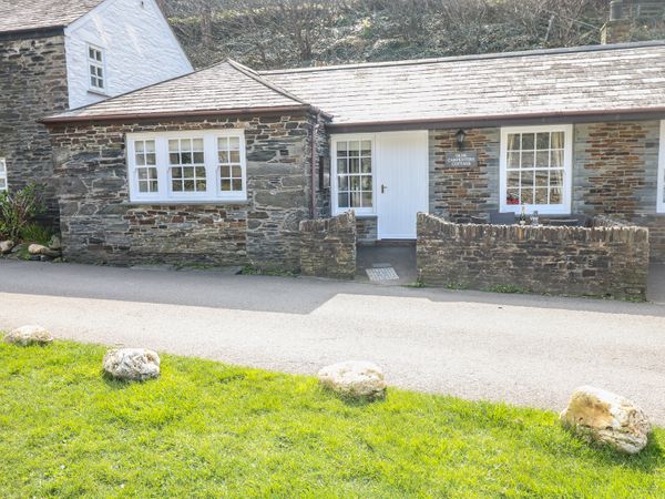 Olde Carpenters Cottage Boscastle Cornwall Self Catering