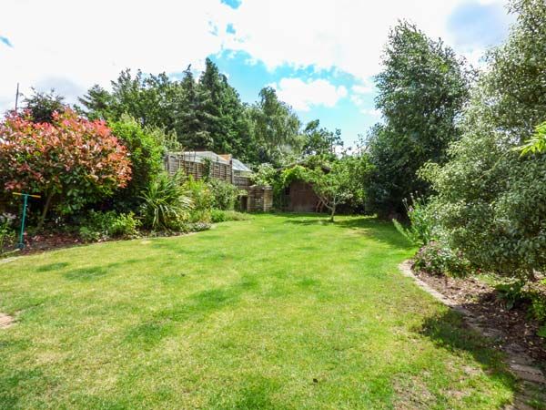 The Beach Retreat Oulton Broad East Anglia Self Catering