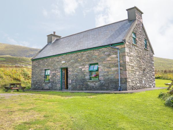 An Nead Dingle County Kerry Ballinknockane Self Catering