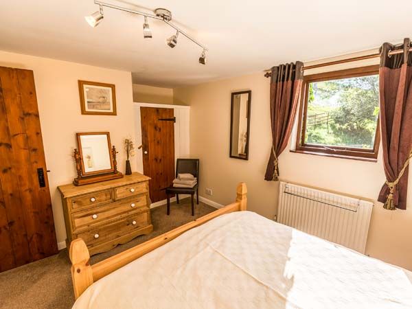 Ash Cottage Hope Peak District Self Catering Holiday Cottage