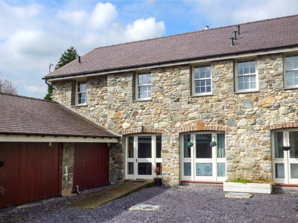 Yr Wyddfa Bangor Glasinfryn Self Catering Holiday Cottage