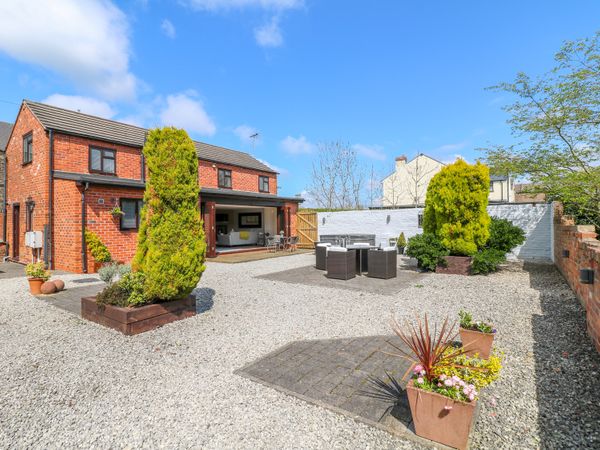 Netherfield Cottage Pilsley Peak District Self Catering