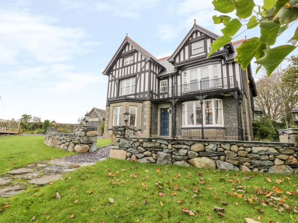 Plas Y Bryn Hall Llanbedr Self Catering Holiday Cottage