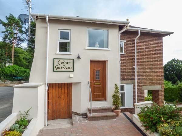 Cedar Gardens Llanbedr Dyffryn Clwyd Self Catering Holiday Cottage